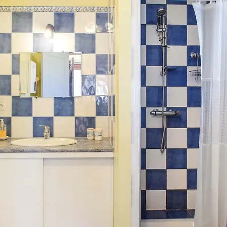 Three-bedroom Holiday In Prázdninový dům *