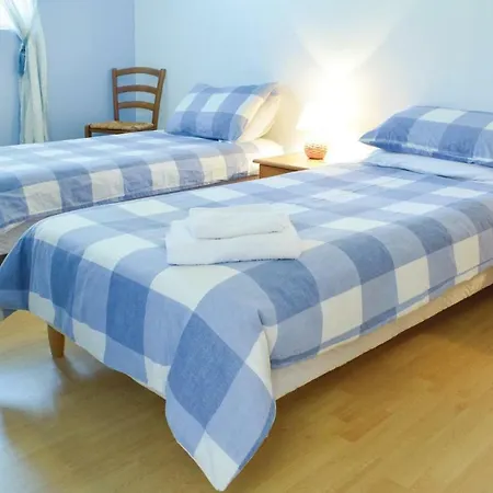 Three-bedroom Holiday In Prázdninový dům *